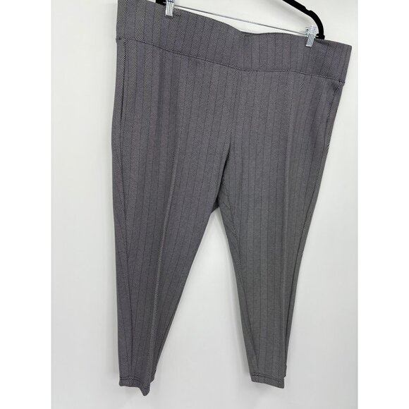 Torrid Studio Ponte Slim Fix Pixie Pant Black White Herringbone Zig Zag 4X - Picture 4 of 6